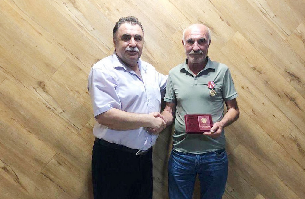 Участник СВО из Ахтынского района награжден медалью имени М. Танкаева