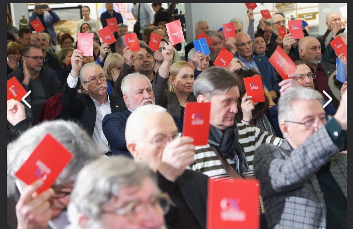 Дагестанский ювелир Курбанали Магомедов стал секретарем Союза художников России