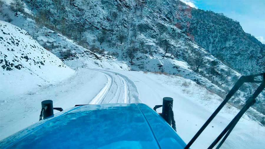 Работы по очистке дорог от снега ведутся в Цунтинском районе