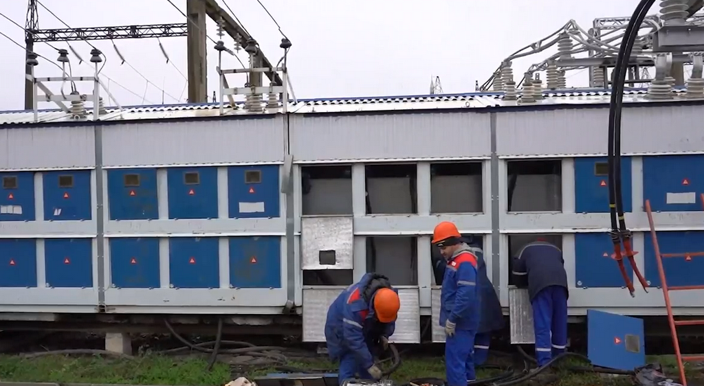 Энергетики частично восстановили электроснабжение более половины потребителей Хасавюртовского района