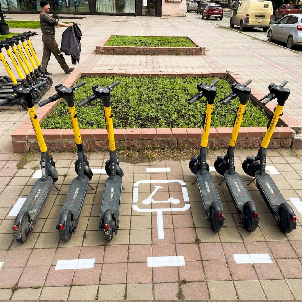 Крупнейшая в России компания по прокату самокатов прекратила работу в Махачкале