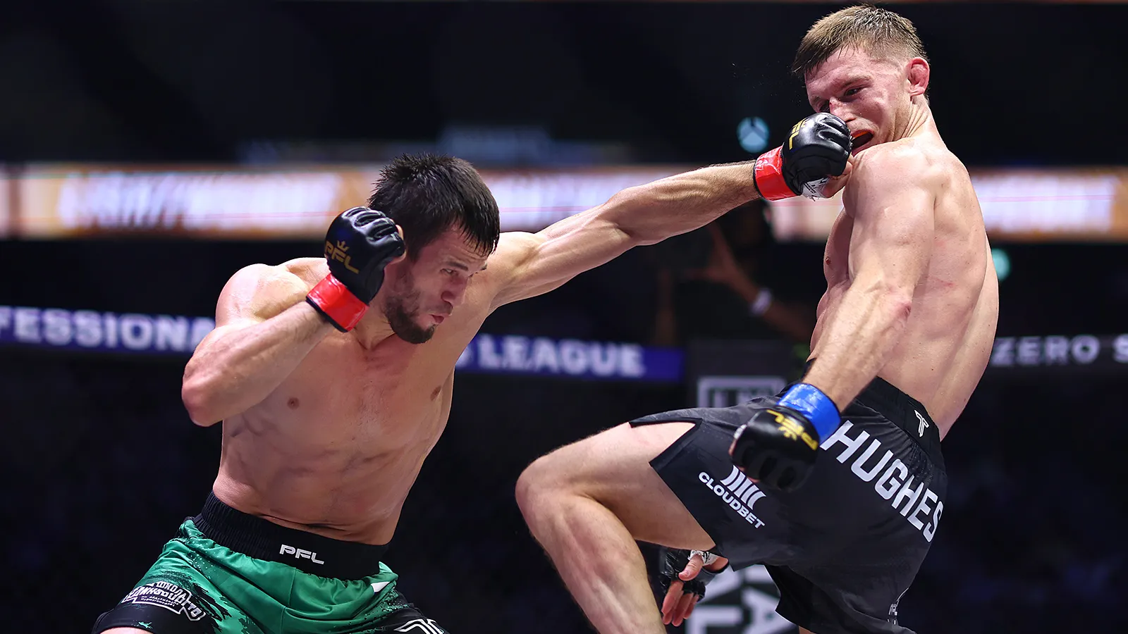 Усман Нурмагомедов защитил титул чемпиона PFL