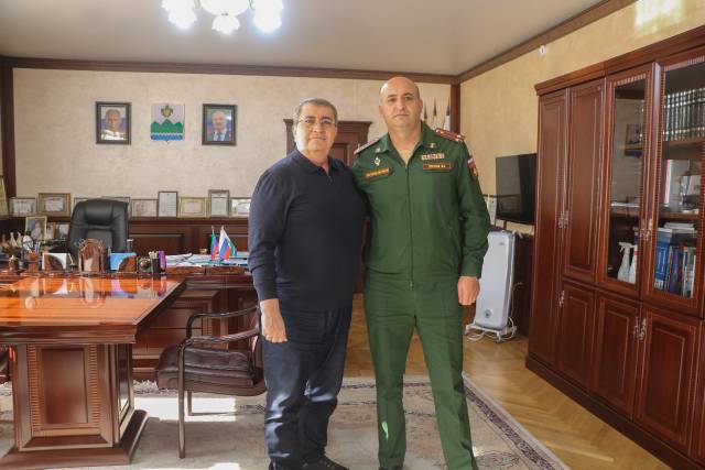 Глава Дербентского района встретился с военным медиком Мамедкеримом Мирзаевым