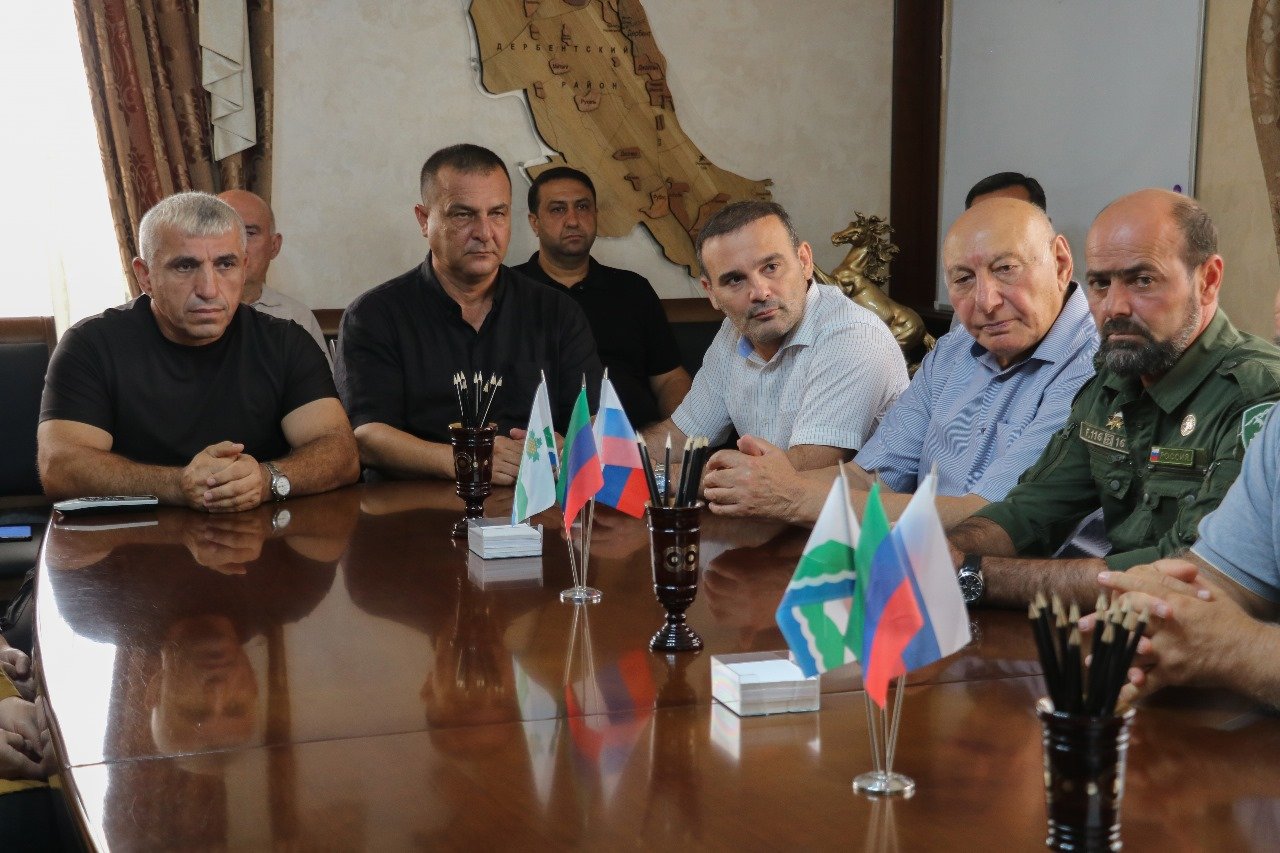 В Дербентском районе вручены награды родным погибших военнослужащих