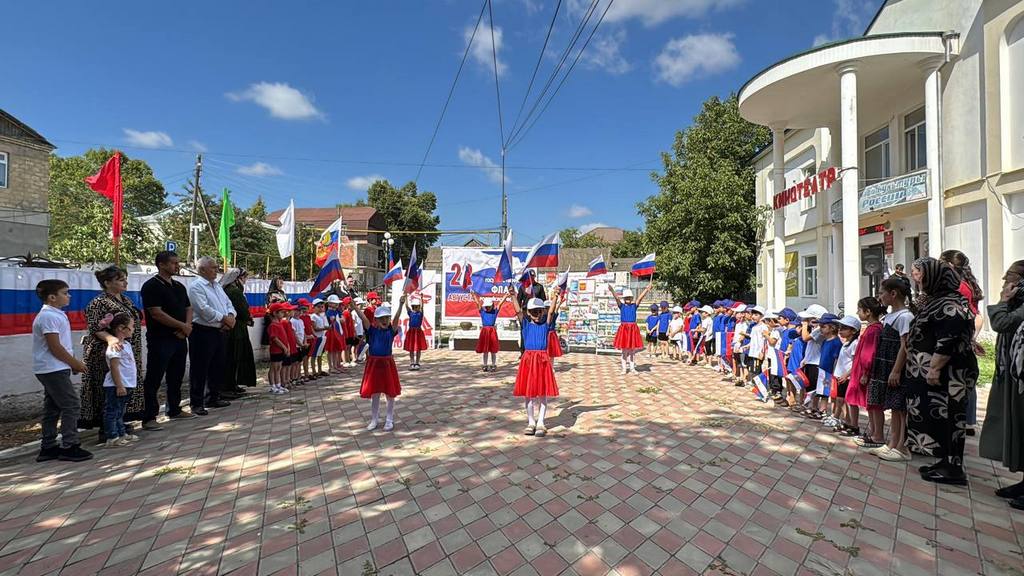 День Государственного флага РФ отметили в Карабудахкентском районе