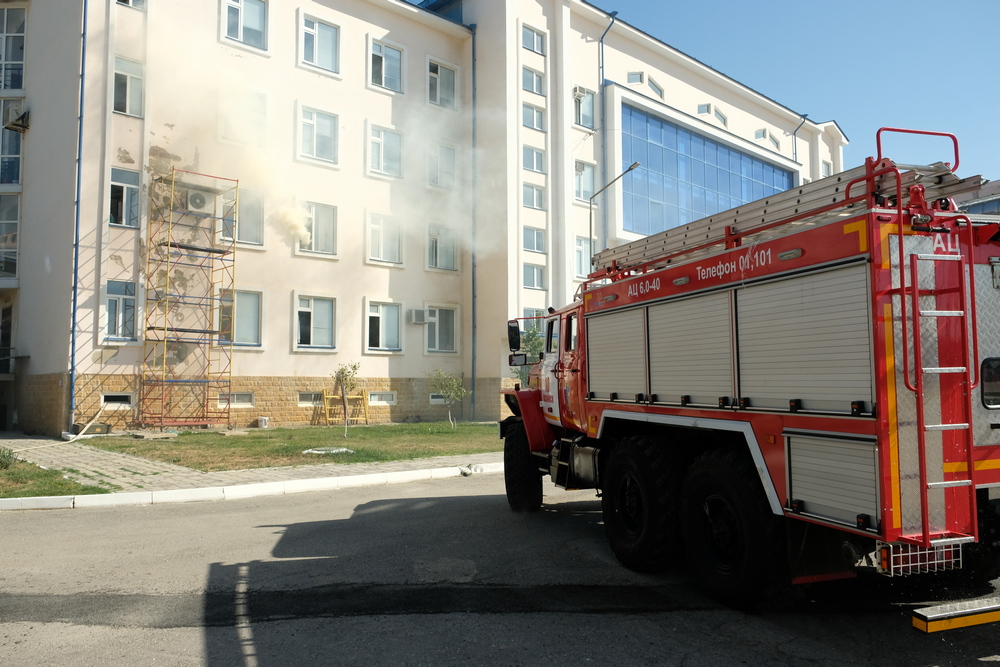 Совместные пожарно-тактические занятия Росгвардии и МЧС прошли в Дагестане