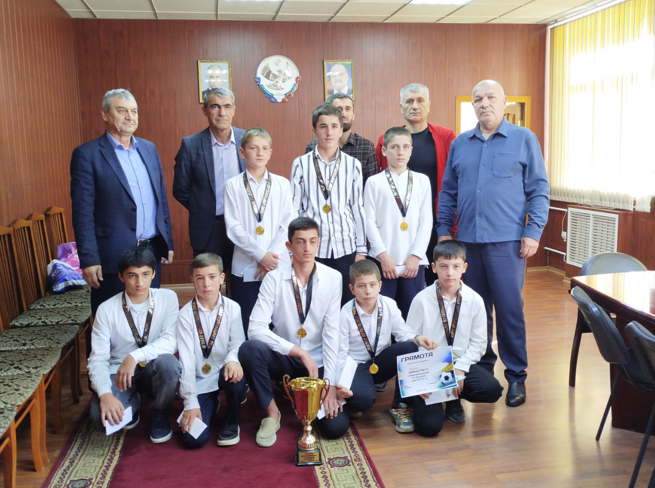 В Курахском районе чествовали триумфаторов Южной футбольной лиги