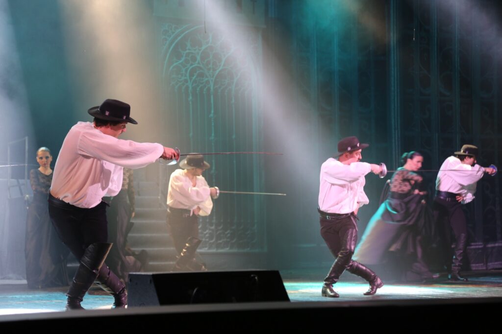 Премьера спектакля «Каменный гость, или любовь одна» прошла в Русском драматическом театре