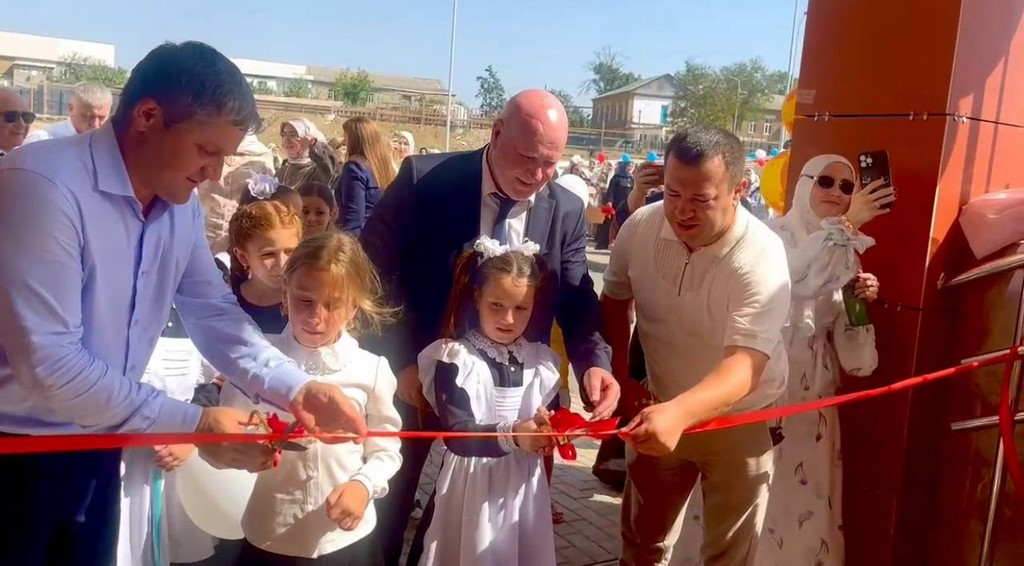 Село Параул Карабудахкентского района обеспечили современной школой на 200 ученических мест