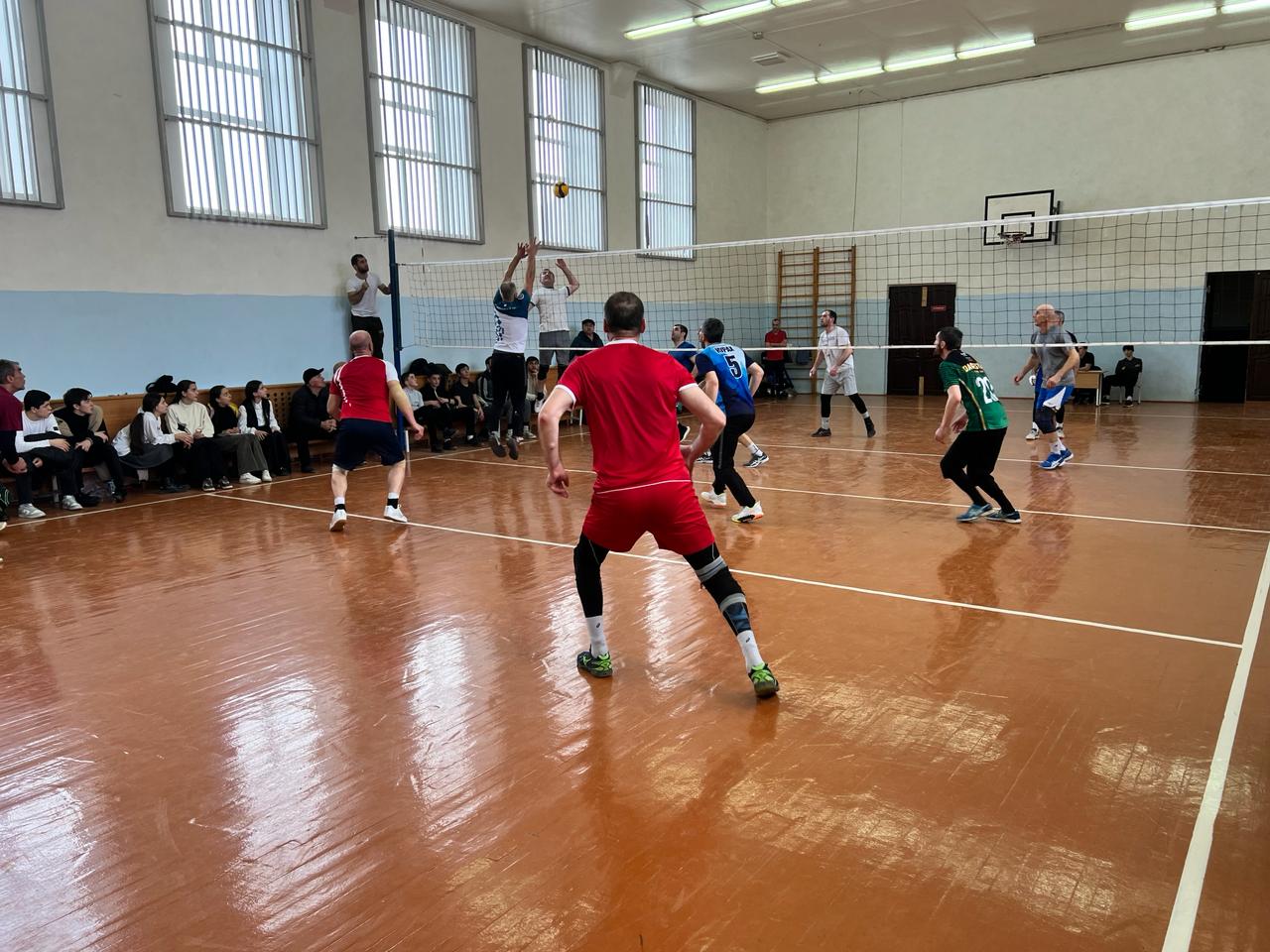 Волейбольный турнир памяти Героя России Зейнудина Батманова прошел в Курахском районе