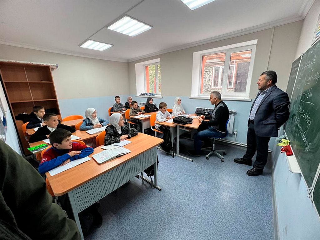 Депутат Абдулмуслим Курбаналиев посетил Цунтинский район