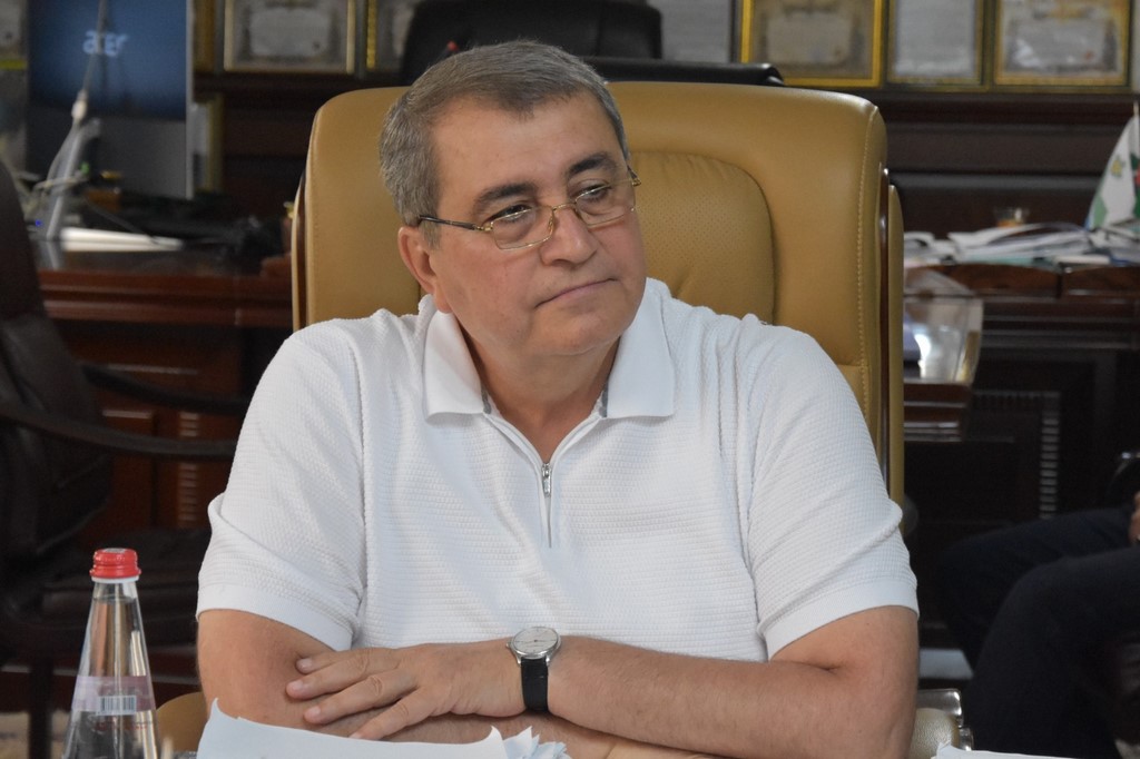 Глава Дербентского района встретился с участником СВО Эльгамом Фаталиевым