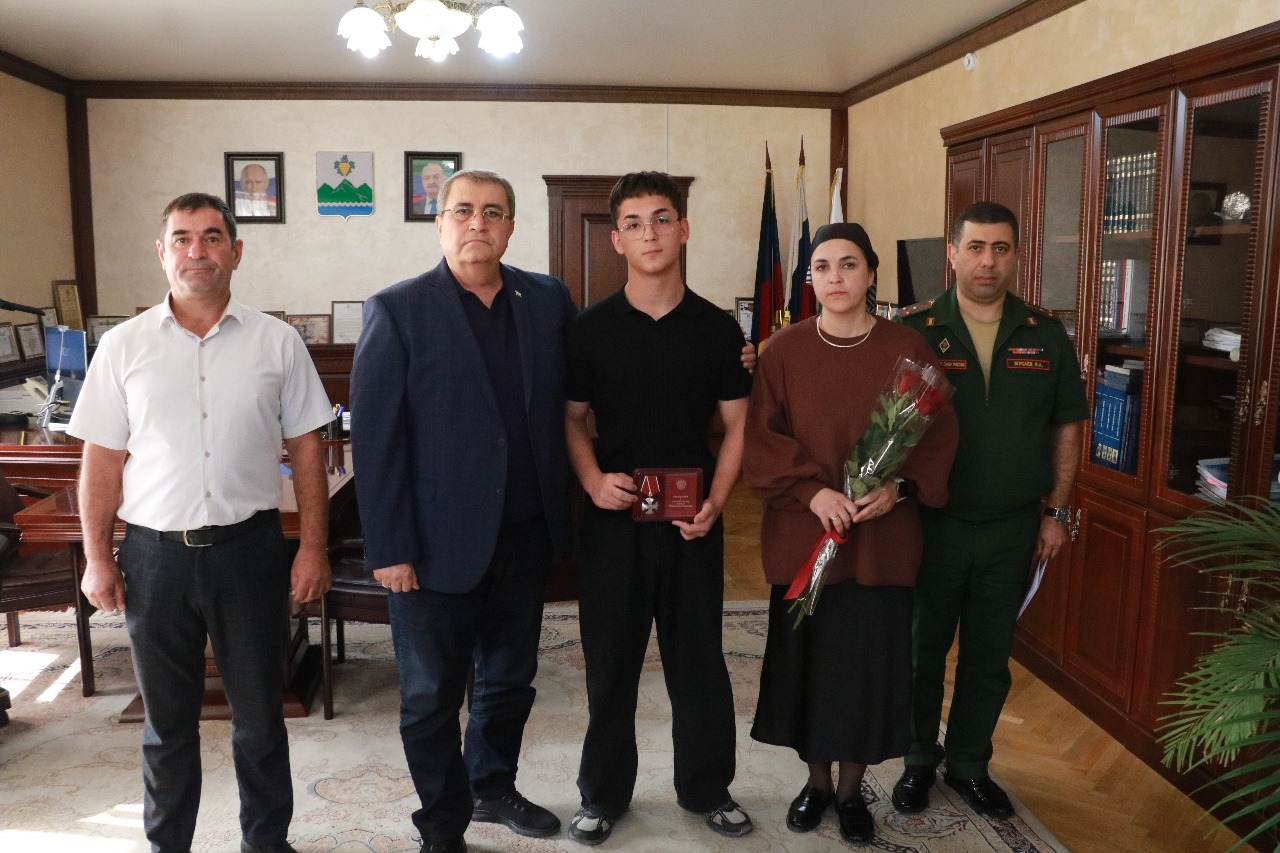 В Дербентском районе родственникам погибших участников СВО передали госнаграды