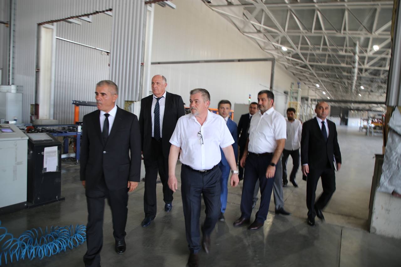 Делегация Узбекистана посетила завод «Керамогранит Дагестан»