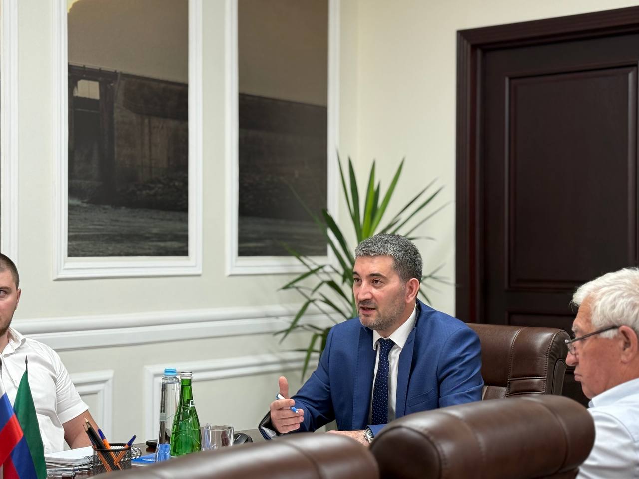 Глава Минэнерго Дагестана обсудил вопросы энергоснабжения в условиях аномальной жары