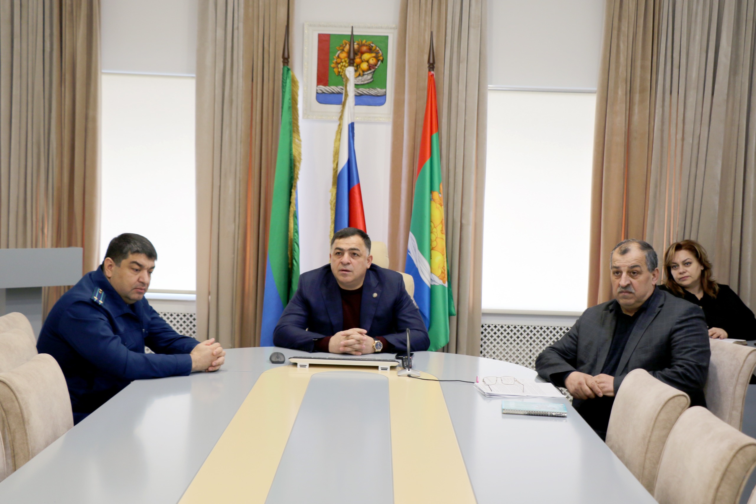 В Магарамкентском районе обсудили организацию горячего питания для старшеклассников