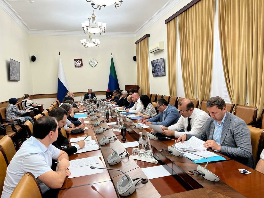 Меры по противодействию нелегальной занятости обсудили в Правительстве Дагестана