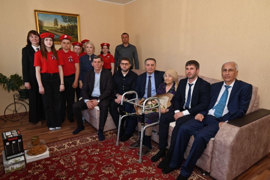 Василий Джамалов посетил в Саратовской области участницу ВОВ – уроженку Тарумовского района