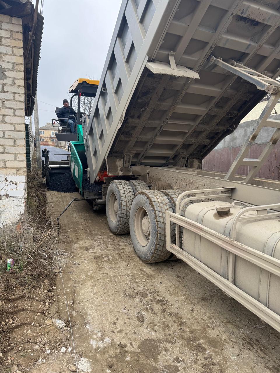 В селе Новолакское завершили ремонт проблемного участка дороги