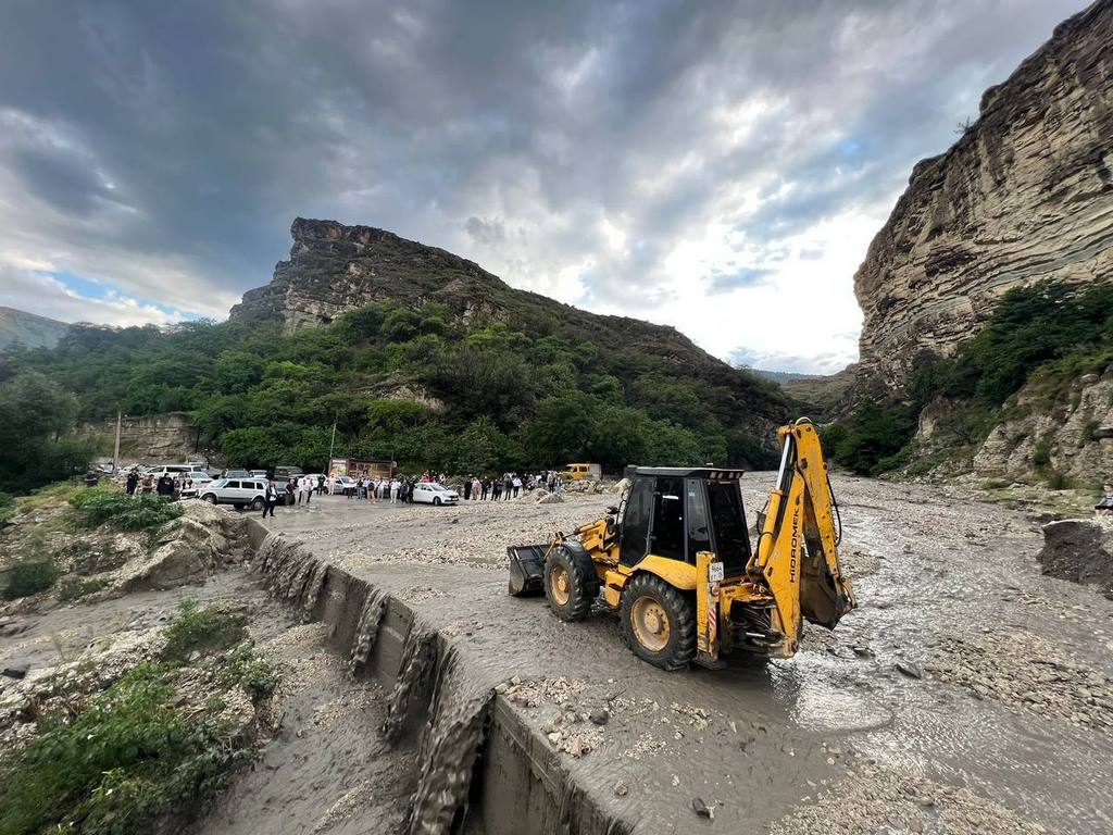 Несколько горных дорог в Дагестане размыло селевыми потоками