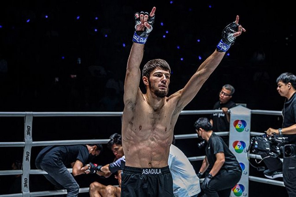Тайбоксер Асадула Имангазиев одержал яркую победу на турнире ONE
