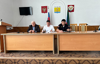 Василий Джамалов провел заседание АТК в Тарумовском районе