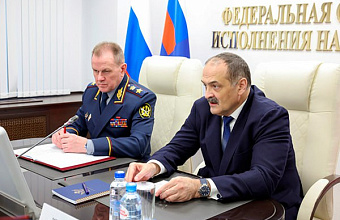 Сергею Меликову представили нового начальника УФСИН России по РД Сергея Ролдугина