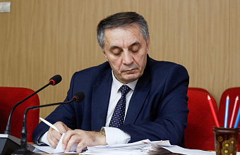 Абдурахман Махмудов провел расширенное совещание по деятельности Минтруда Дагестана