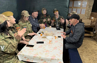 Народная артистка РД Рукият Гамзатова исполнила песни в полевом госпитале под Херсоном