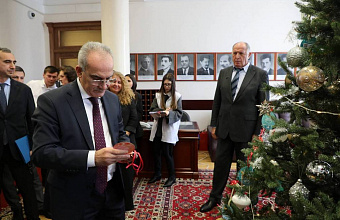 Представители власти республики присоединись к акции «Ёлка желаний»