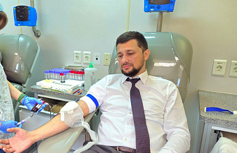 Врио главы Магарамкентского района Нариман Эфендиев поддержал донорскую акцию