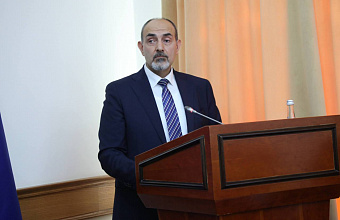 Яхья Бучаев рассказал о мерах поддержки семей участников СВО в сфере образования