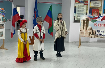 В Избербаше ярко отметили День единства народов Дагестана