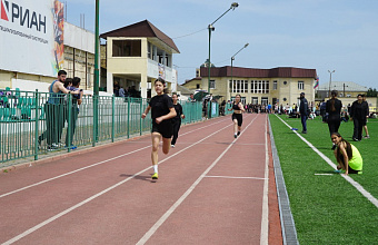 Более 300 легкоатлетов выступили на соревнованиях в Дербенте