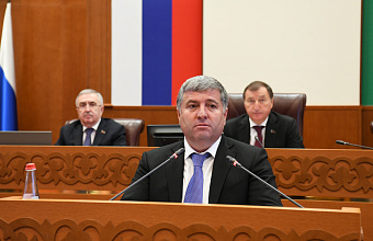 Шамиль Дабишев: «На повышение оплаты труда в 2026 году в Дагестане предусмотрено 9,3 млрд рублей»