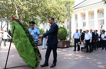 В Махачкале почтили память погибших при исполнении долга сотрудников органов внутренних дел