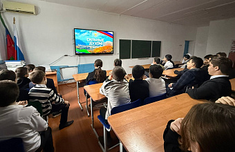 «Сильные духом»: в кайтагских школах показали фильм о героях СВО и их матерях