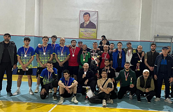 Каспийск принял волейбольный турнир памяти военнослужащего Махмуда Магомедова