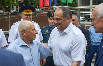 Сергей Меликов поздравил первого президента Дагестана Муху Алиева с 85-летием