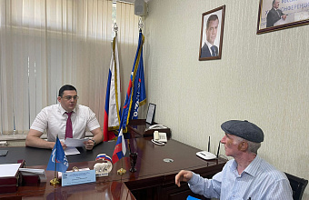 Депутат горсобрания Джамалудин Кудаев выслушал обращения махачкалинцев