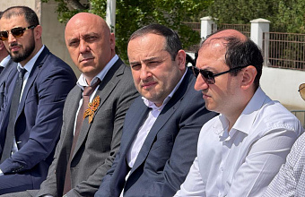 Глава Сергокалинского района принял участие в масштабной акции «Знамя Победы» в Каспийске