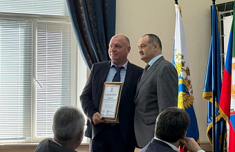 Глава Курахского района отмечен за вклад и проведение избирательной кампании