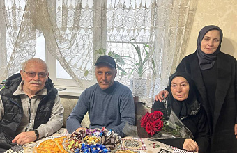 Глава Чародинского района встретился с матерями погибших участников СВО ко Дню матери