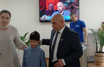 Ветеран СВО Камалудин Ибрагимов вместе с внуком проголосовал в Кизляре