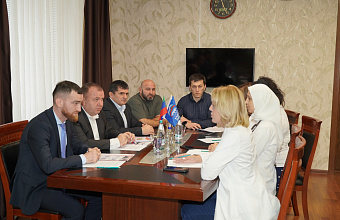 Темирлан Абуталимов провел выездной прием граждан в администрации Хасавюртовского района