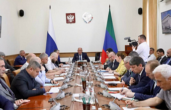 Абдулмуслим Абдулмуслимов поручил органам власти ускорить переход на отечественное программное обеспечение