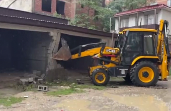 В Махачкале снесли еще один самовольно построенный капитальный объект