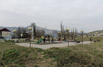 Акции по приведению в порядок территорий памятников погибшим в Великой Отечественной войне проходят в Каякентской районе