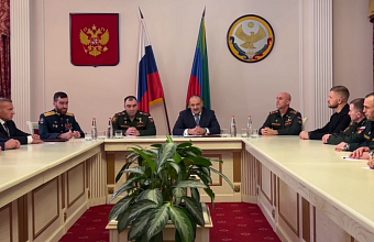 Сергей Меликов встретился со старшими офицерами в Постпредстве Дагестана в Москве