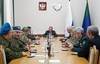 14 ветеранов ВДВ отмечены юбилейными медалями к 25-летию разгрома бандформирований